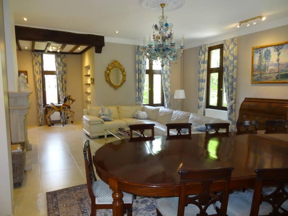 Le Chateau Des Eglantines Montignies-le-Tilleul Kültér fotó